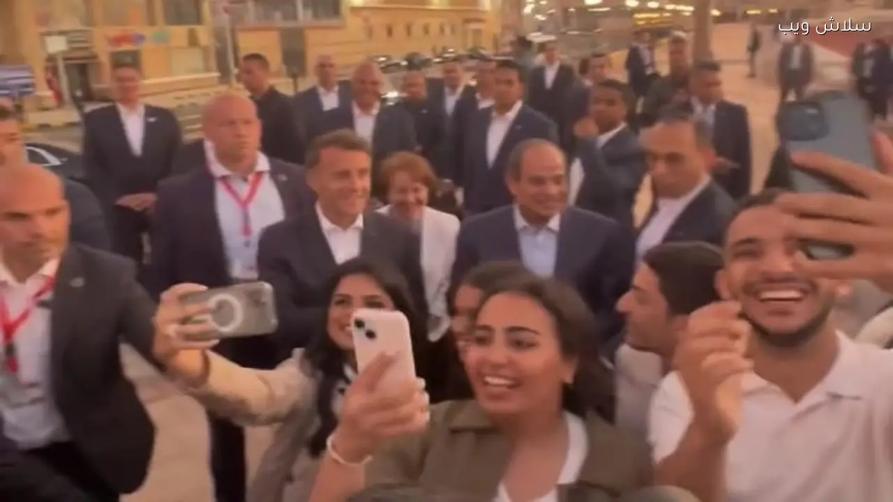 الرئيس الفرنسي يشكر أهالي الإسكندرية في فيديو مباشر من المدينة