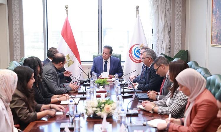 الحكومة تعلن بدء تطبيق نظام جديد لتنظيم شريحة “رايح” في المستشفيات الحكومية