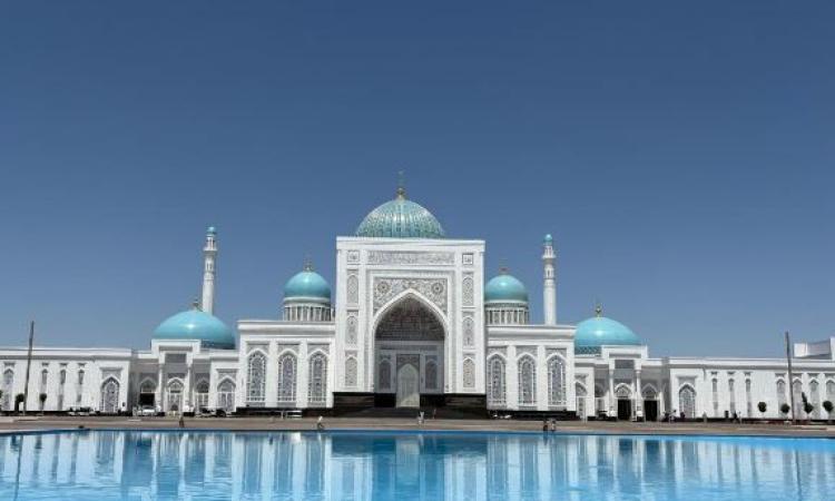 الحكومة تعلن عن بدء صرف المساعدات المالية للأسر المتضررة من أزمة كورونا
