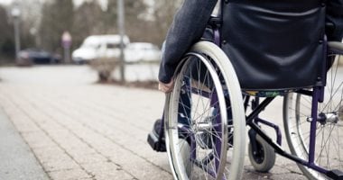 العقوبة بالحبس والغرامة لمن يتعدى على ميراث أو أموال شخص من ذوي الإعاقة