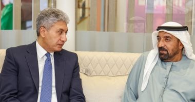 اجتماع وزير السياحة مع رئيس هيئة الطيران المدني الإماراتية لتعزيز التعاون