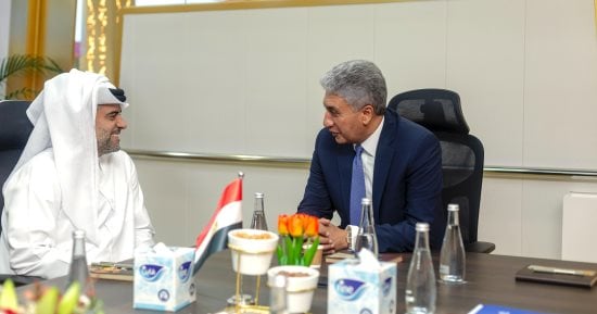 وزير السياحة يناقش تعزيز التعاون مع شركات الطيران العالمية