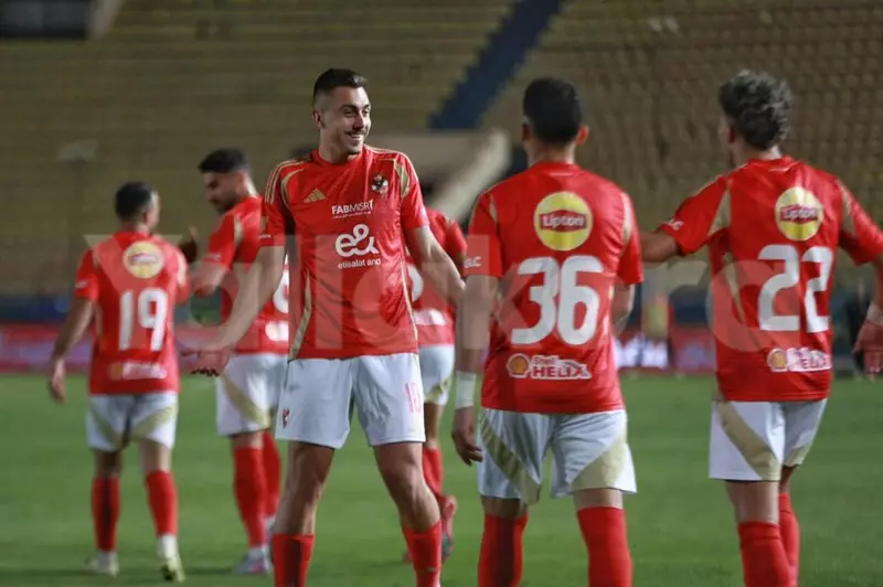 الأهلي ينافس بيراميدز في ترتيب الدوري المصري