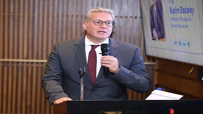 وزير البترول يشارك في ختام برنامج محاكاة الصناعة لدعم المجتمع