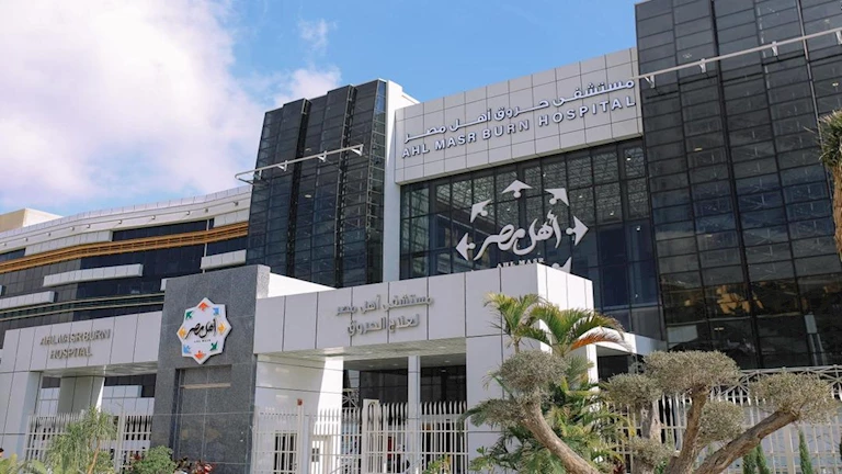 نقل 5 حالات حرجة من ضحايا حريق الواحات إلى مستشفى أهل مصر لعلاج الحروق