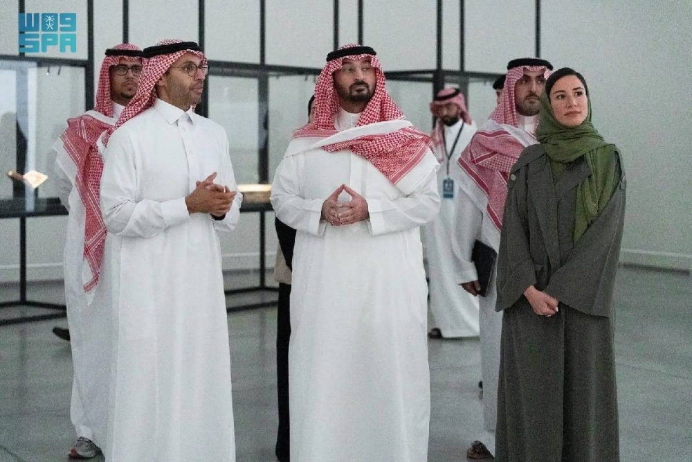 زيارة وزير الحرس الوطني لبينالي الفنون الإسلامية