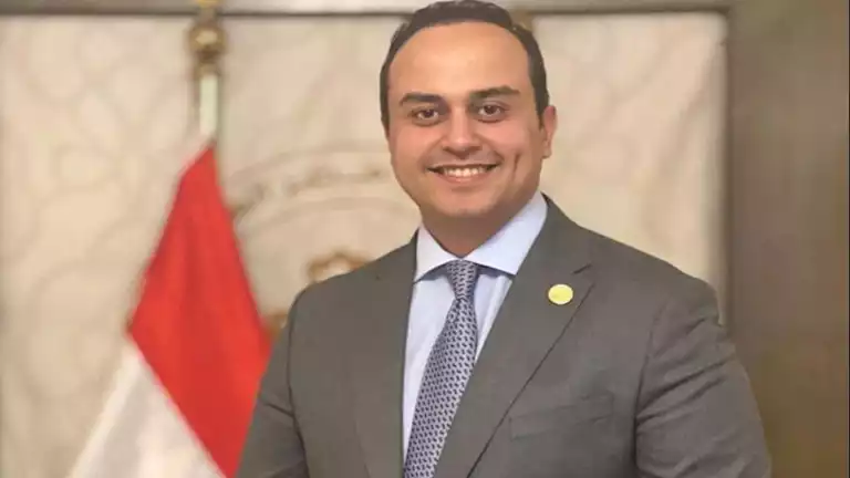 إطلاق أسماء شهداء الفريق الطبي على المنشآت الصحية وتقديم رحلات عمرة للعاملين
