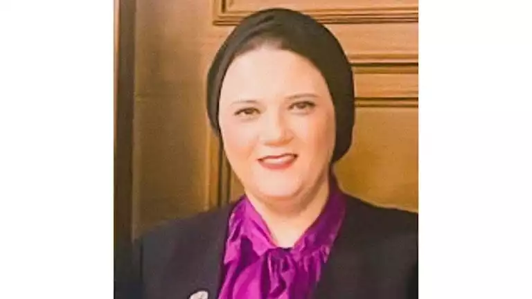 أمور مصر يكرم والدة الطفل ياسين ويطالب بتسليمها لقب الأم المثالية