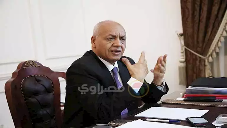 مصطفى بكري يكشف عن اعتقال أربعة مسؤولين كبار بتهم الرشوة والتسهيلات