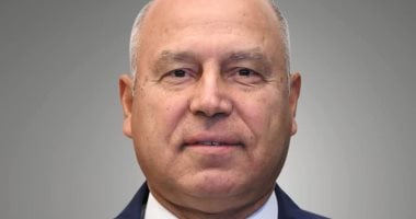 كامل الوزير يناقش مشروعات التنمية الصناعية في صعيد مصر