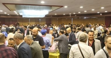 فرز أصوات الاقتراع لمقعد نقيب الصحفيين يبدأ الآن مع صور توثق اللحظة