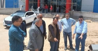 وزير الإسكان يواصل متابعة مشروع المستشفى الجديد ومجمع الورش الحرفية في العبور