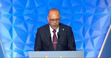 وزير العمل يؤكد التزام الوزارة بمضاعفة الجهود لتعزيز علاقات العمل وزيادة الإنتاج