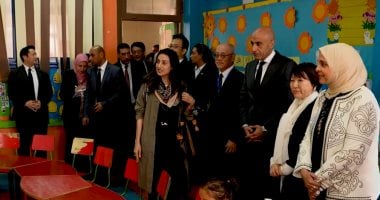 وزيرة التعليم اليابانية تشيد بتطبيق مصر للنموذج الياباني في التعليم
في فيديو مثير، أكدت وزيرة التعليم اليابانية أن مصر تتفوق في تطبيق النموذج الياباني للتعليم.