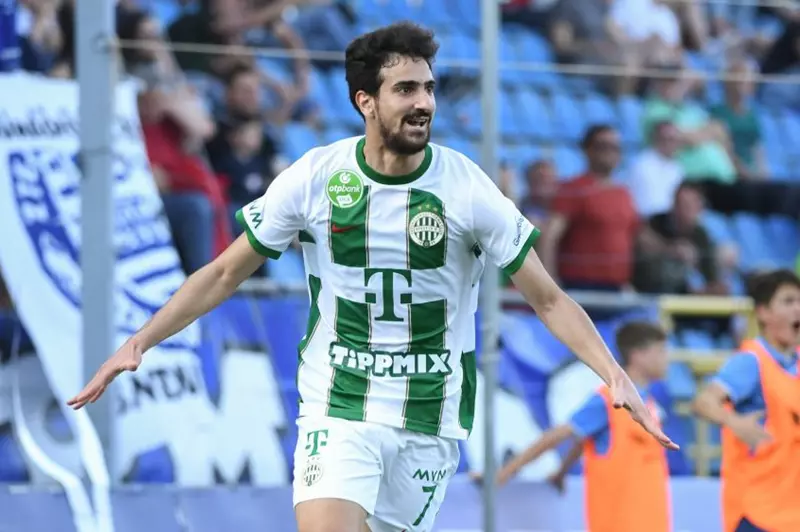 الأهلي يعلن اتفاقه مع بن رمضان في ملف سلاش ويب