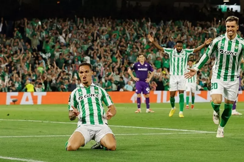 دوري المؤتمر الأوروبي يشهد انتصار ريال بيتيس على فيورنتينا بهدفين