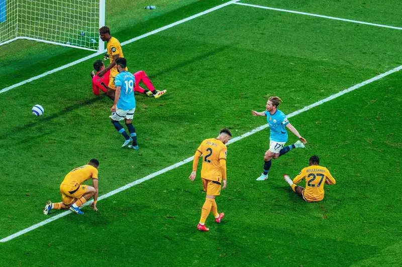 15 يومًا حاسمة في مانشستر سيتي ضمن صراع الدوري الإنجليزي من أجل مقعد دوري الأبطال
