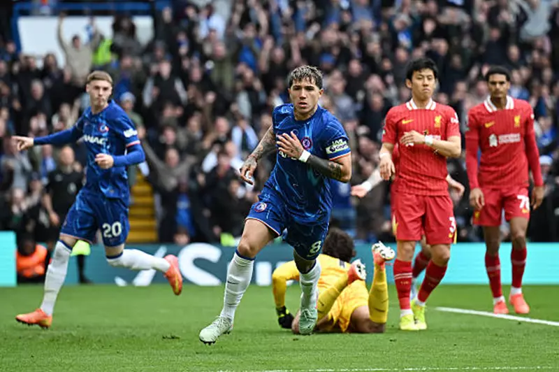 تشيلسي يوقف احتفالات ليفربول في الدوري الإنجليزي بمشاركة صلاح