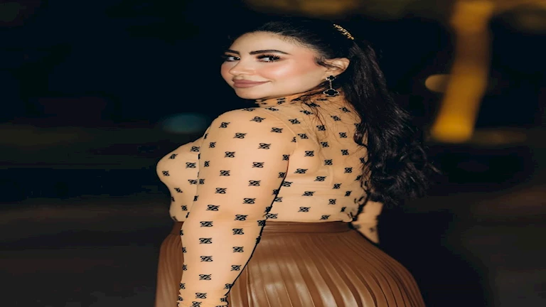 بوسي تتألق بإطلالة شتوية في أحدث جلسة تصوير (صور)