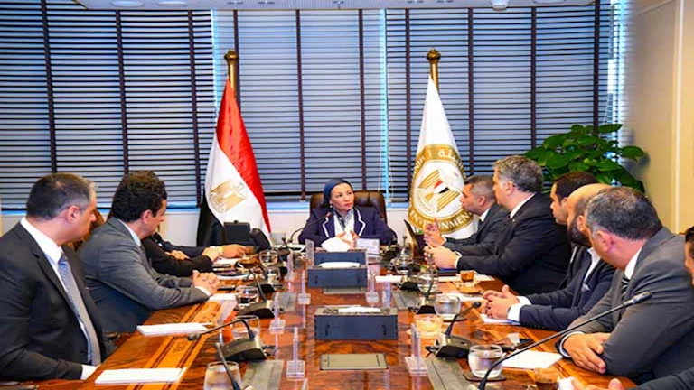 وزيرة البيئة تعلن عن تعزيز الشراكة مع القطاع الخاص لدعم الاقتصاد الدائري والتحول الأخضر