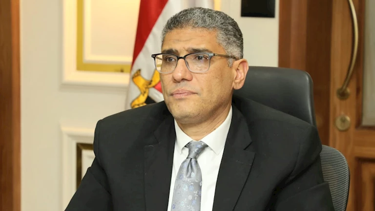محافظ الجيزة يعلن عن تعزيز جهود شركات النظافة في القرى والمراكز لتحسين الخدمة