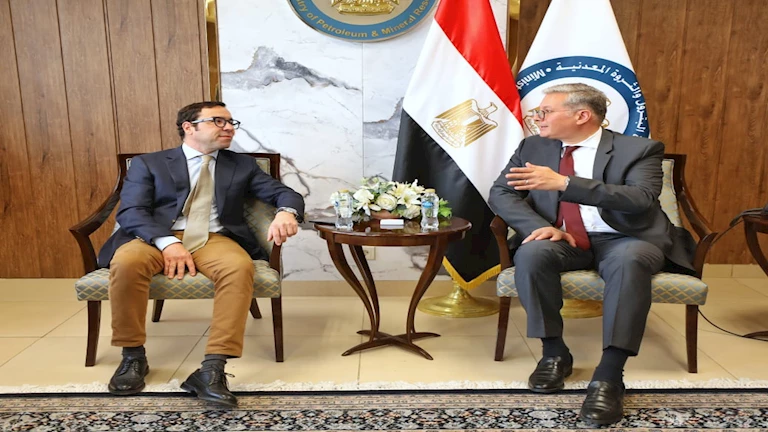 وزير البترول يلتقي بشارد كابيتال لمناقشة تقدم مشروع مجمع البحر المتوسط للبتروكيماويات في العلمين