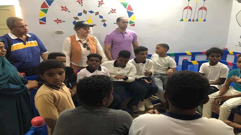 رئيسة “الطفولة والأمومة” تبحث مع محافظ أسوان سبل دعم قضايا الأطفال