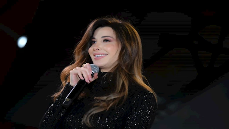 نانسي عجرم تشارك جمهورها صورًا جديدة من حفلها الغنائي في المتحف المصري الكبير