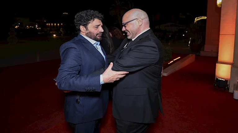 صور من اللقاء المثمر بين حميد الشاعري وسالم الهندي خلال حفل محمد عبده في الأوبرا