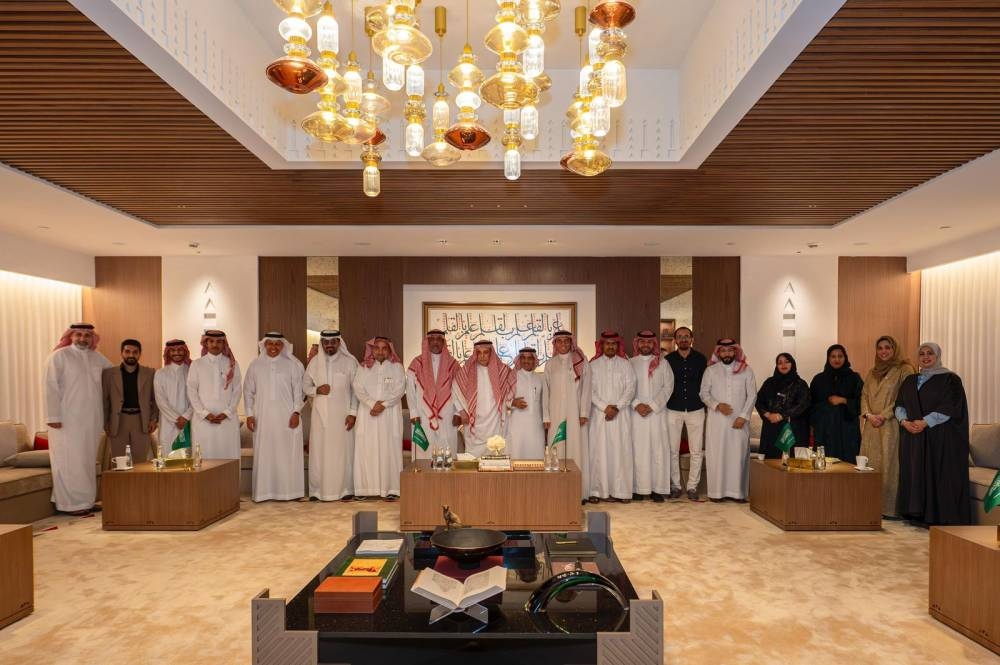 ديوانية القلم الذهبي تستعرض ملامح الإبداع السعودي من خلال مناقشة مدارس الفن والأدب