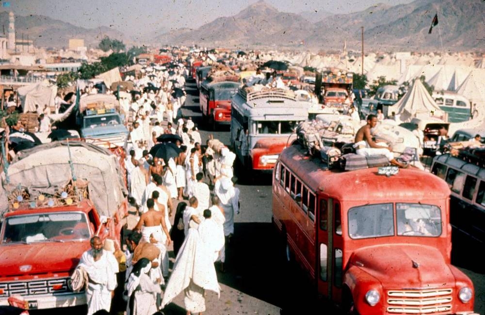 إيمان تستعرض ذكرياتها بين الماضي والحاضر من خلال حكاية أم محسن عن حج قبل نصف قرن