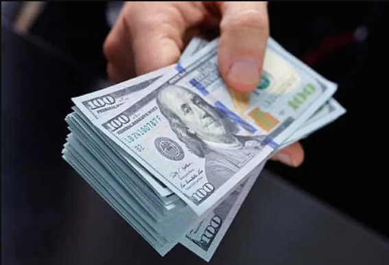 تحركات جديدة وأرقام خيالية .. سعر الدولار مقابل الجنية المصري سوق سوداء وبنوك