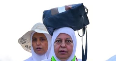 حجاج بيت الله الحرام يتوجهون إلى جبل عرفات.. فيديو وصور