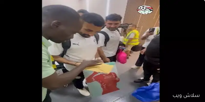 20 صورة توثق هدية مفاجئة لمحمد صلاح من مشجع بوركيني