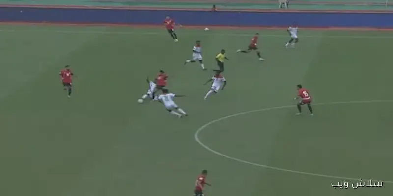 إصابة قوية لعمر مرموش خلال مباراة بوركينا فاسو في تصفيات كأس العالم تؤدي لاستبداله مبكرًا