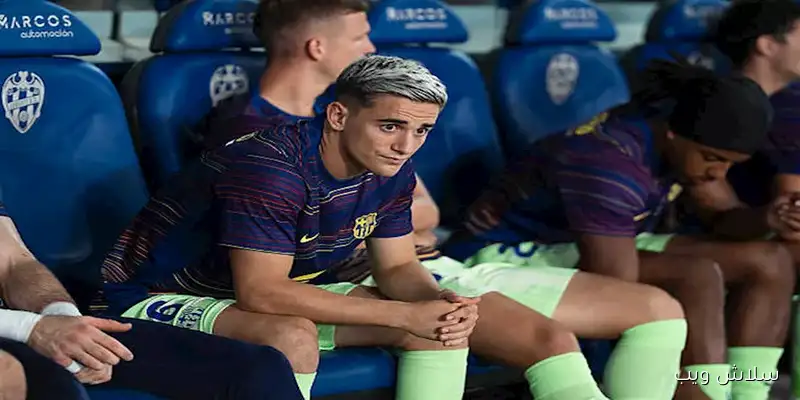 خلاف بين لاعبي برشلونة بسبب صديقتهما